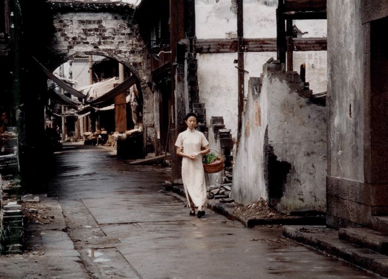 《春の惑い》(2002年，原題：小城之春)
